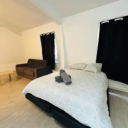 Spacieuses Flats Montaigne Champs Elysee