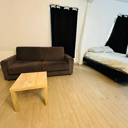 Spacieuses Flats Montaigne Champs Elysee * Párizs